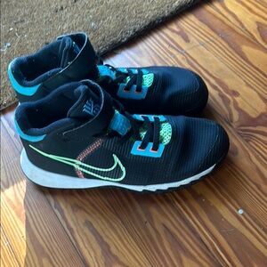 Nike Kids Black and Teal Sneakers